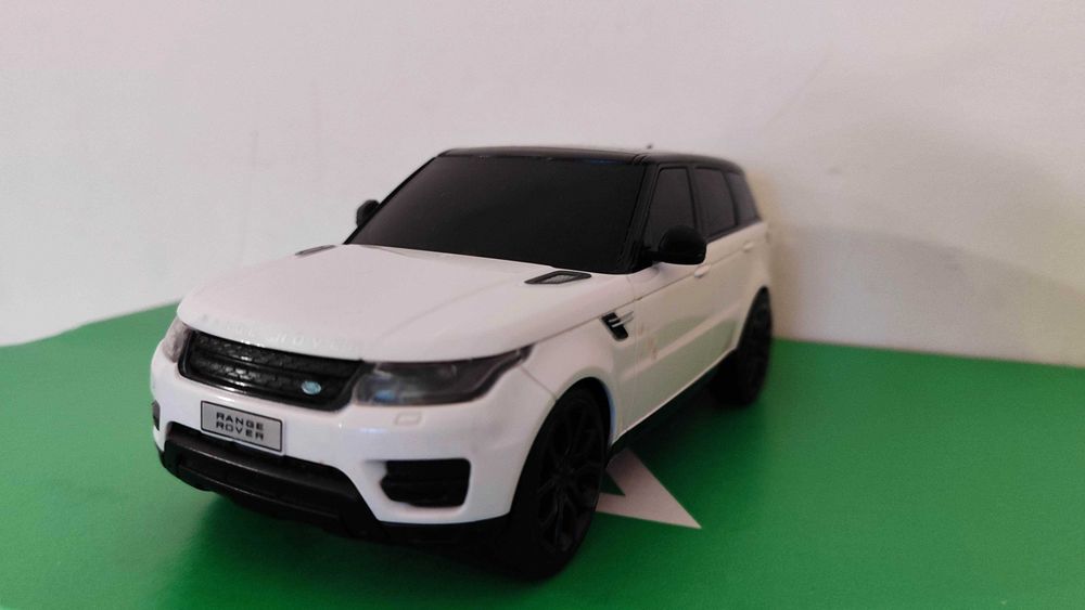 Іграшка машинка автомобіль Land Rover Range Rover Sport у масштабі 1:24