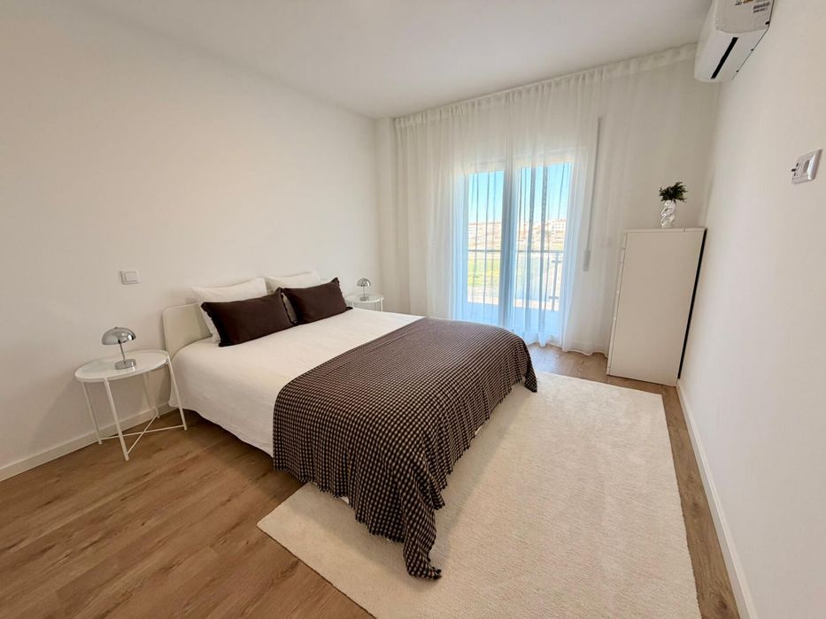 T3+1 duplex à venda na Urbanização Vale Flores – Pinhal Novo