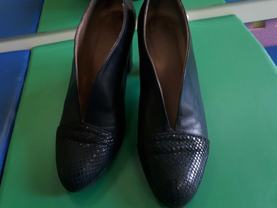 Hiszpańskie, skórzane czółenka, rozmiar 38