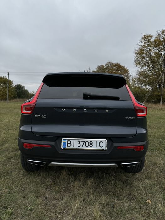 Volvo XC 40 2020 2 л