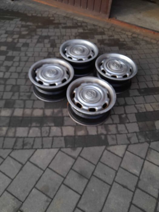 Sprzedam felgi stalowe 14cali Wv. Seat audi