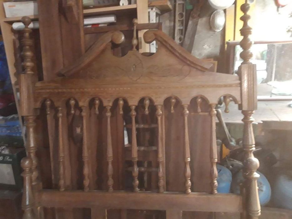 Cama solteiro muito boas em pinho