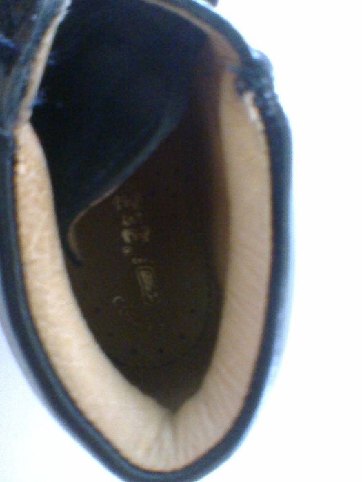 Botas de menina em pele