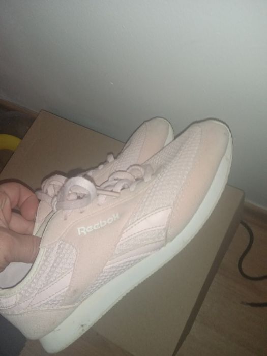 Розпродаю одяг та взуття 37р