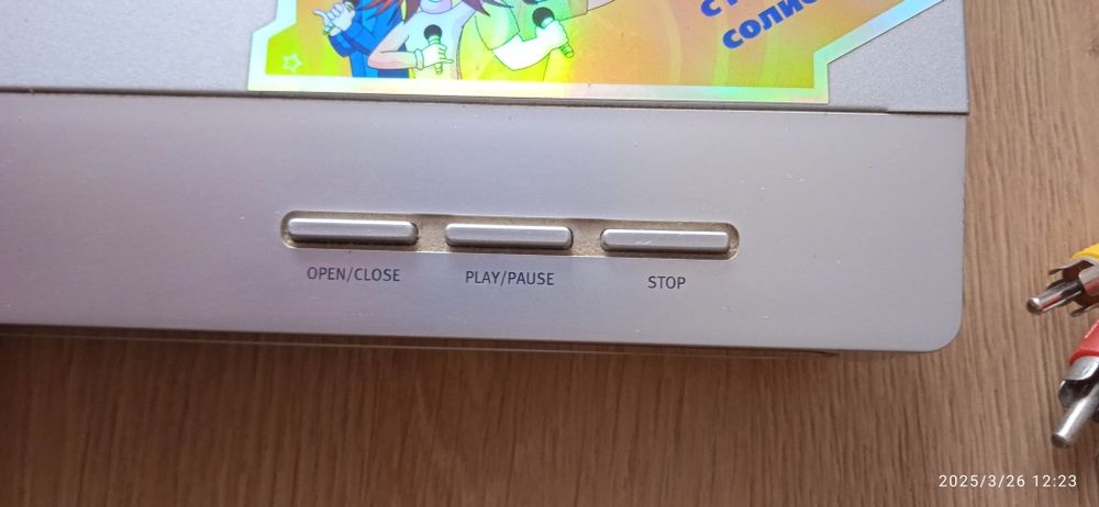 DVD проигрыватель караоке с микрофоном.