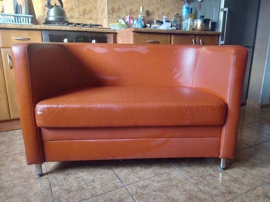 Mała używana sofa