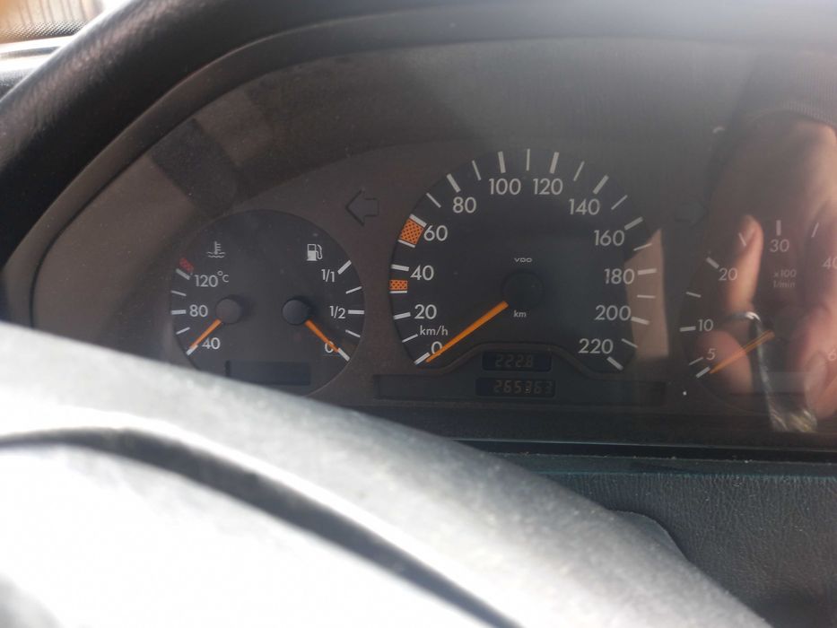 Mercedez benz c200