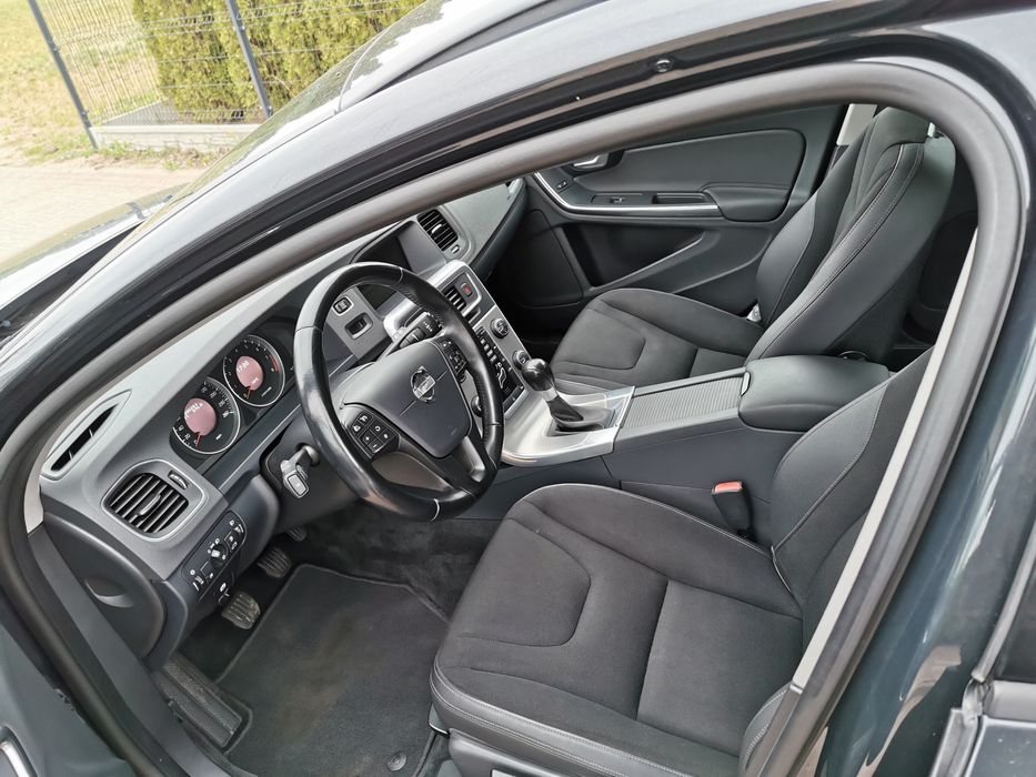 Volvo V60 Bezwypadkowy Zadbany Po Serwisie