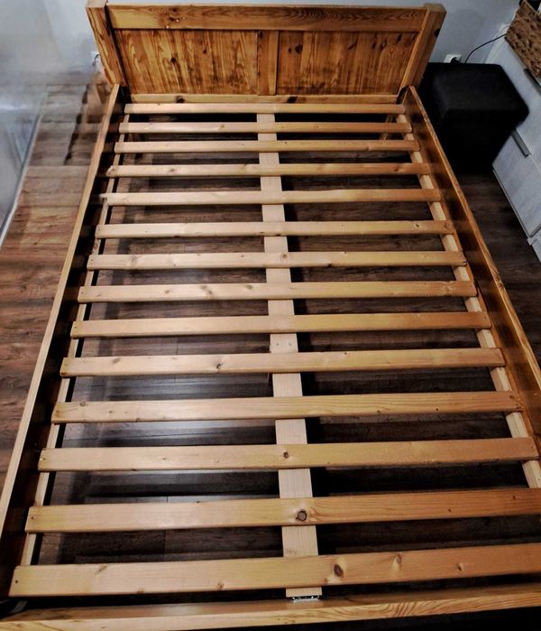 Łóżko sosnowe 140x200