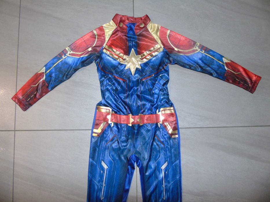 Kostium Kapitan Marvel 8-9 lat