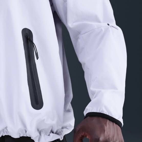 Вітровка куртка Nike Tech Woven оригінал HM7151-057