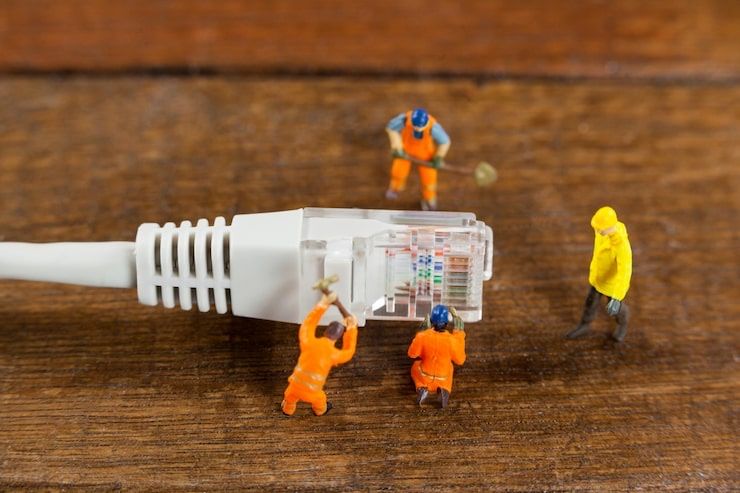 Instalação de redes | CCTV | Fibra Ótica | Wi-Fi | Reparações em geral