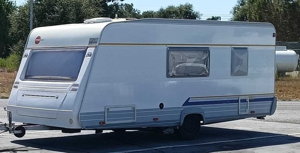 Caravana Burstner Ventana 490TK com moover e estabilizador