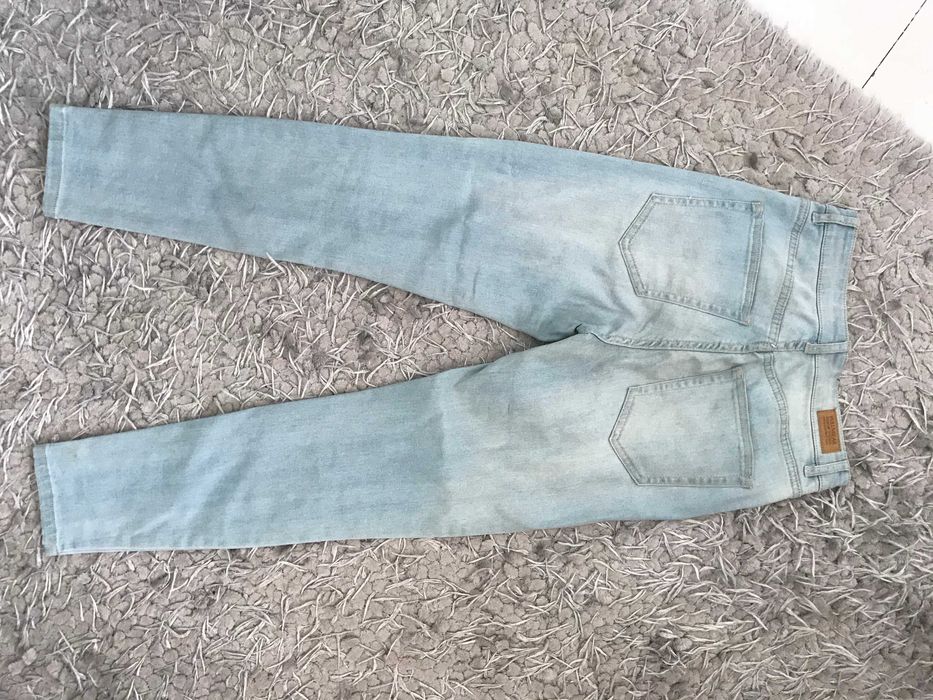 Pull&Bear Spodnie 38 z przetarciami