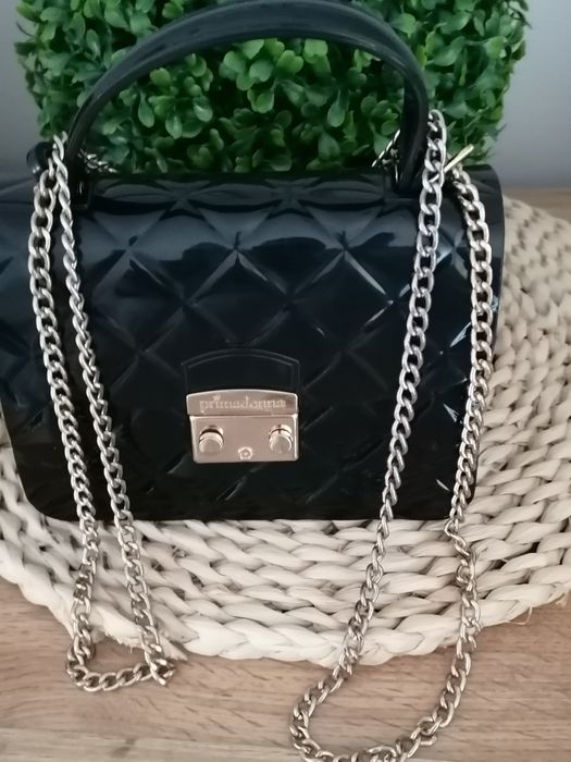 Torebka /Czarna /Logo /Złoty łańcuszek