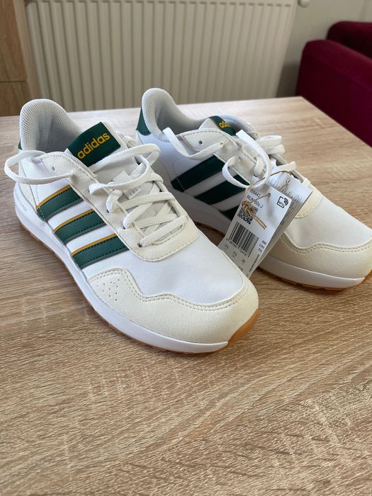 Оригінальні дитячі кросівки Adidas, нові