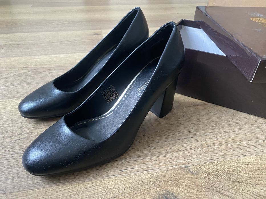 Półbuty damskie 40, firmy Betsy Atelier. Stan bdb.