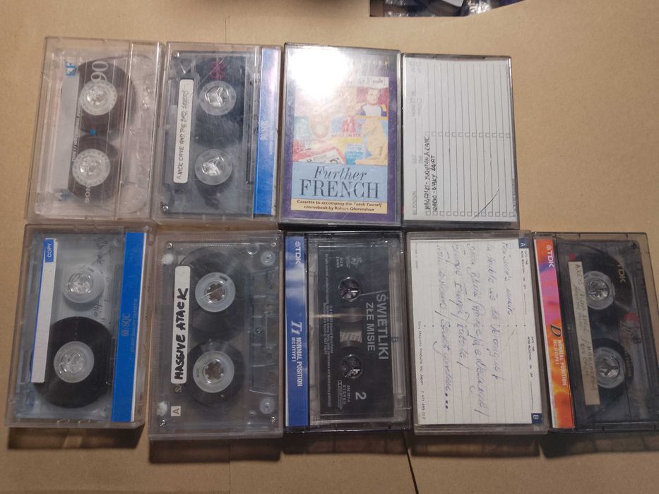 zestaw starych kaset magnetofonowych mix