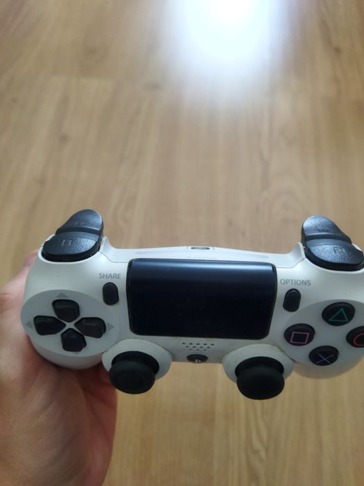 2 Original Sony PlayStation 4 Controllers64563968752899124