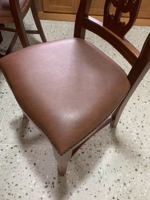 Conjunto mesa + 6 cadeiras