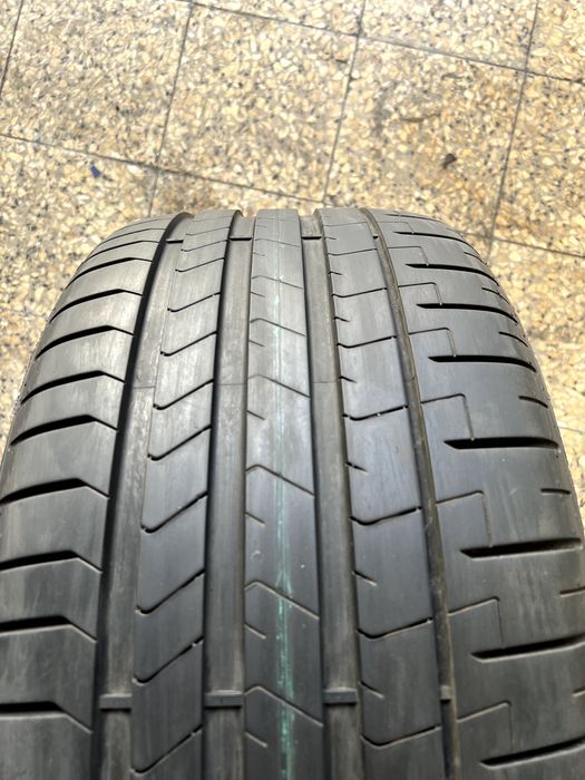 Pneus semi-novos 275/35R19