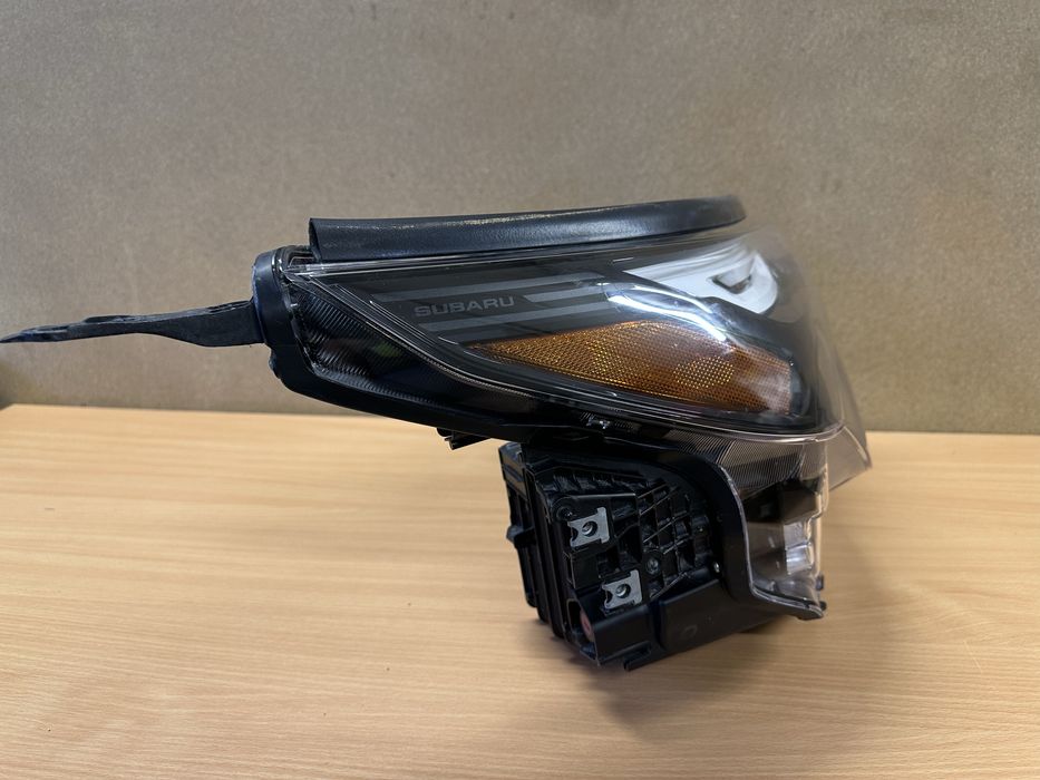 Фара права Subaru Forester SL 84001SL000 K5 2024 2025 2026