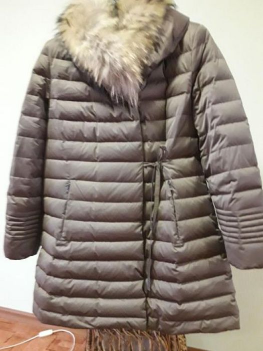 Продам  новое зимнее пуховое пальто " Baronia" с воротником из енота