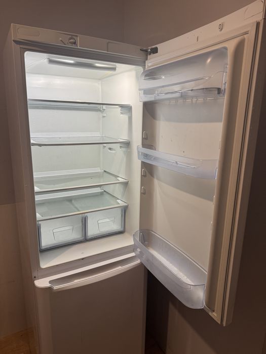 Lodowka Indesit 180cm