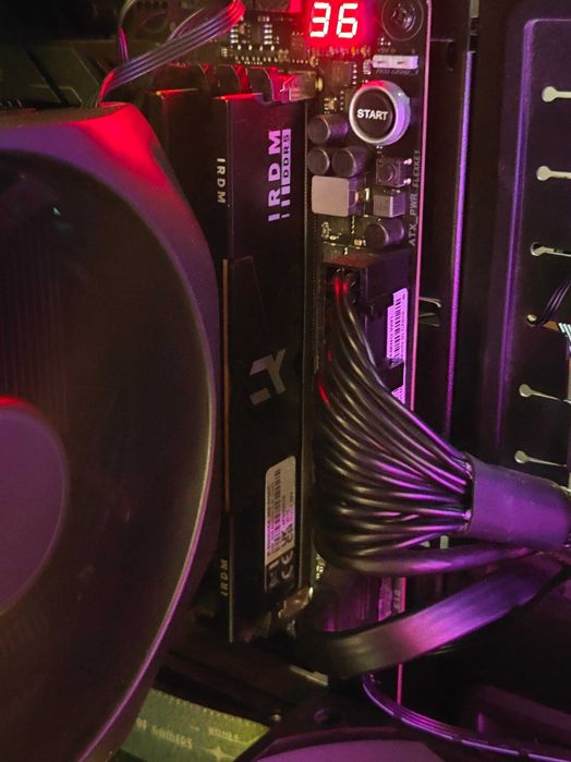 PC Ryzen 9 9950X3D, RTX 5090 AORUS Master 32GB, X870E-E, 1200W