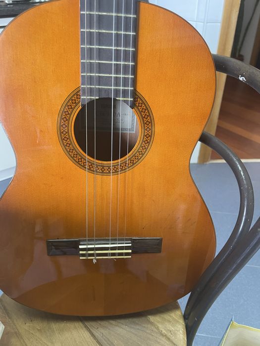 1 guitarra clássica YAMAHA CG 100A