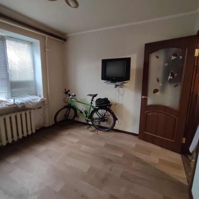 2 кімнати в гуртожитку на 44 кварталі по вул. Романа Шухевича