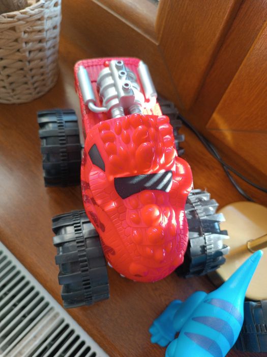 monster trucki Dino i dinozaur
