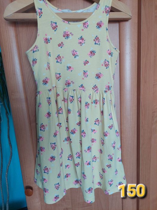 Сукні на дівчинку