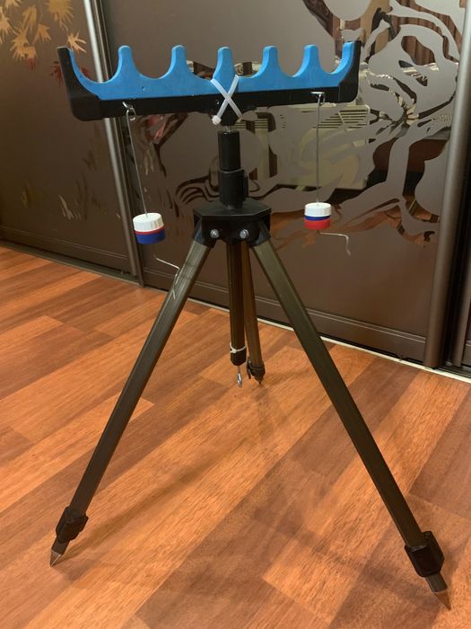 Фидерная тренога с гребенкой . Подставка под удочку.