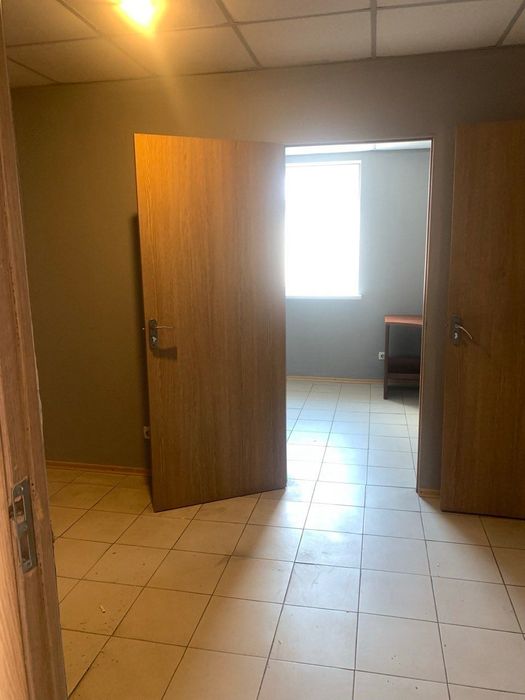 Оренда комерційного приміщення 35 м² біля Муніципального ринку