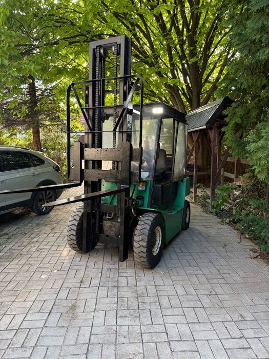 GPW 2510E  Wózek widłowy ZREMB GPW 2510E 2500 kg LPG Perkins