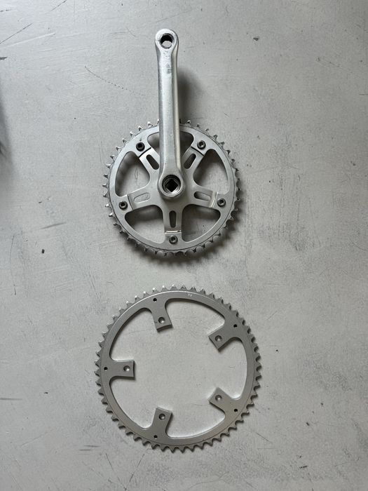 Pedaleira direita com coroas 52 / 42