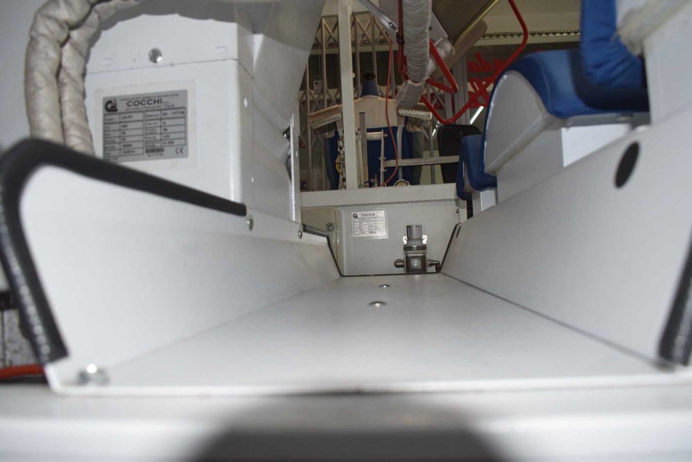 Máquina profissional COCCHI de passar camisas, casacos e blusões