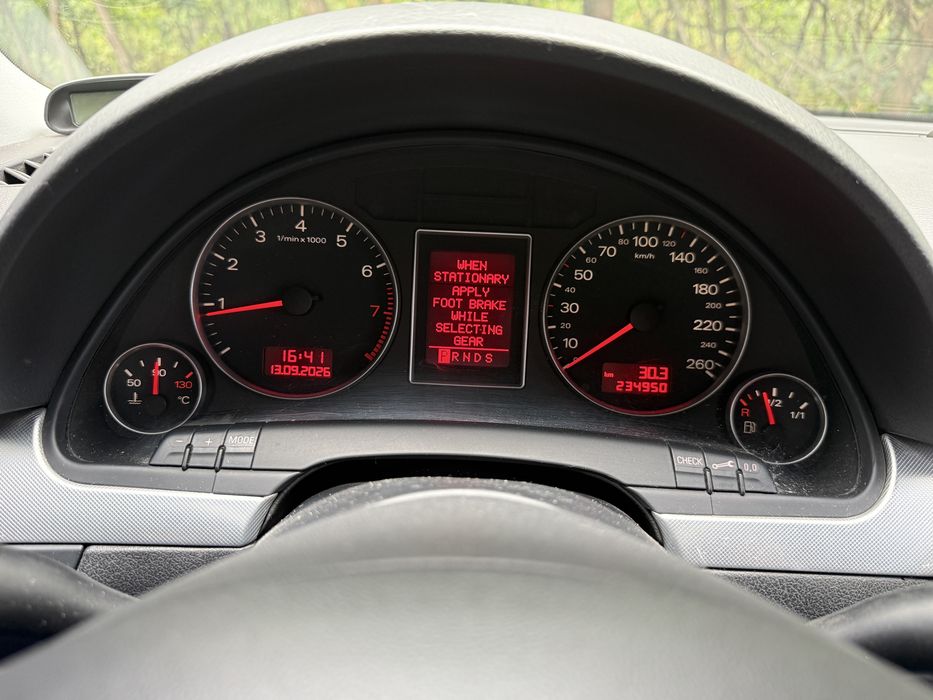 Продам Audi A4 b7 2.0 benz