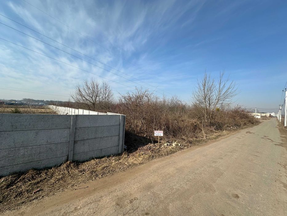 Продаж землі під промисловість 1,57 га між Тарасівкою та Крюківщиною
