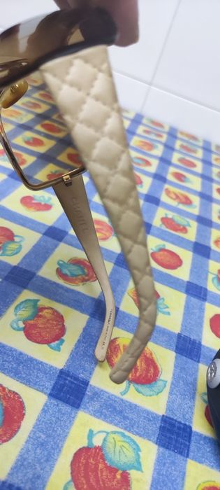 Óculos de sol da marca CHANEL