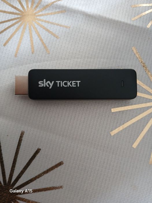 Przystawka SMART TV SkyTicket TV Stick