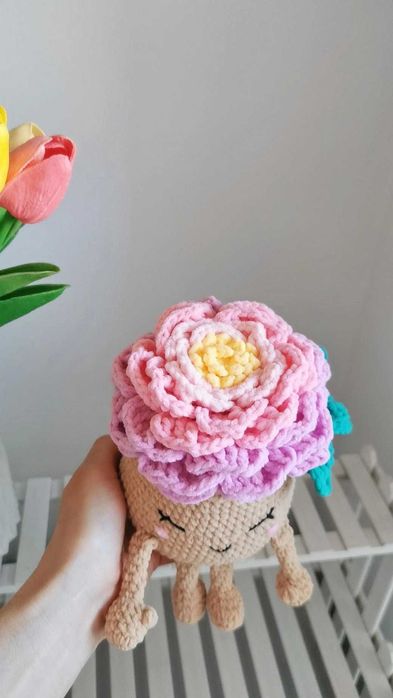 Piwonia na szydełku, kwiatek handmade, dekoracja