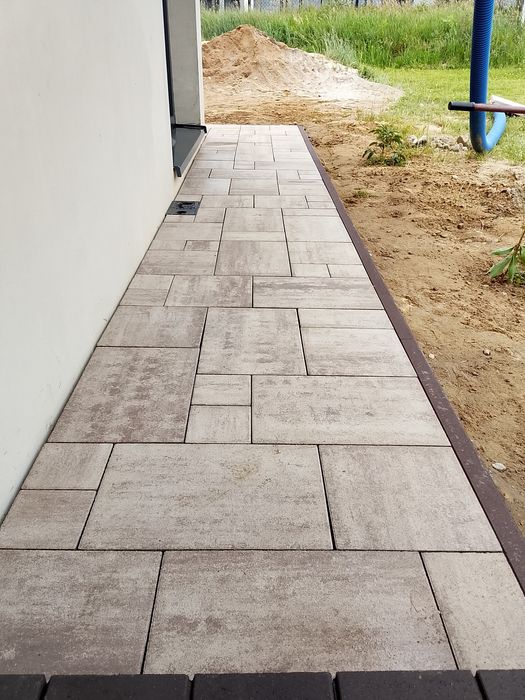 Układanie kostki brukowej