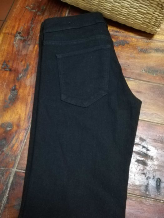 3 pares de calças de ganga mulher H&M. As 3 por 15 euros