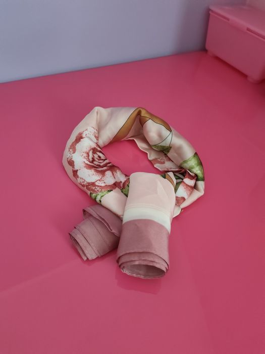 Cudna kolorowa apaszka 70x70