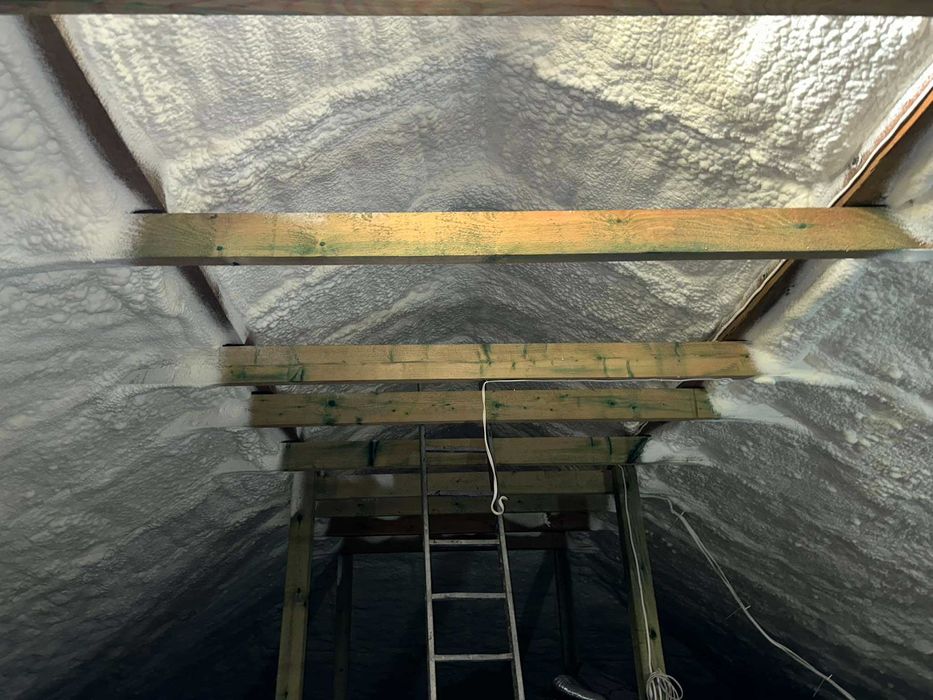 Ocieplenie Ocieplanie Termoizolacje pianą Pianka PUR Izolacja poddasza