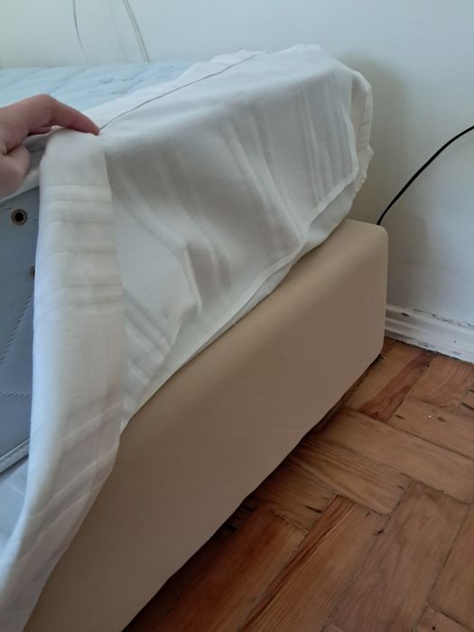 Cama e colchão  de solteiro (individual)