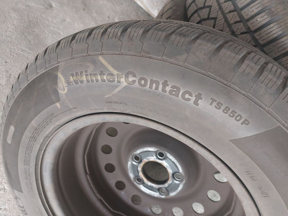 Opony zimowe z felgami 215 70 16 Hyundai