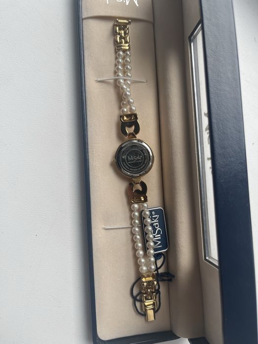 Часы с жемчугом и позолотой